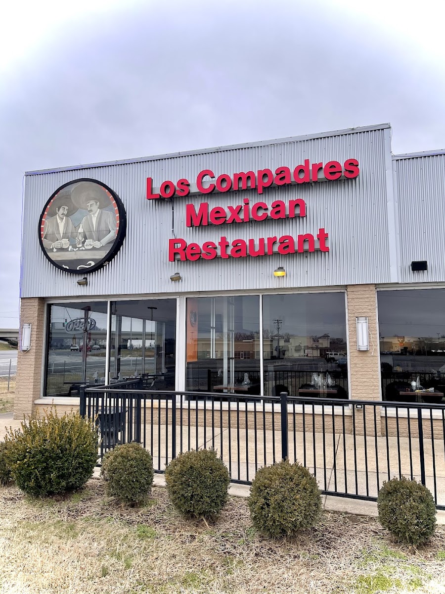 Los Compadres